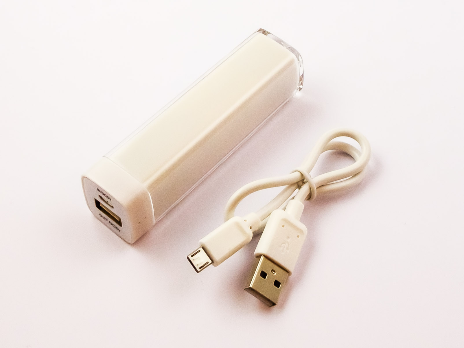 Powerbank, Li-ion, 2200mAh, 8,2Wh, Weiß